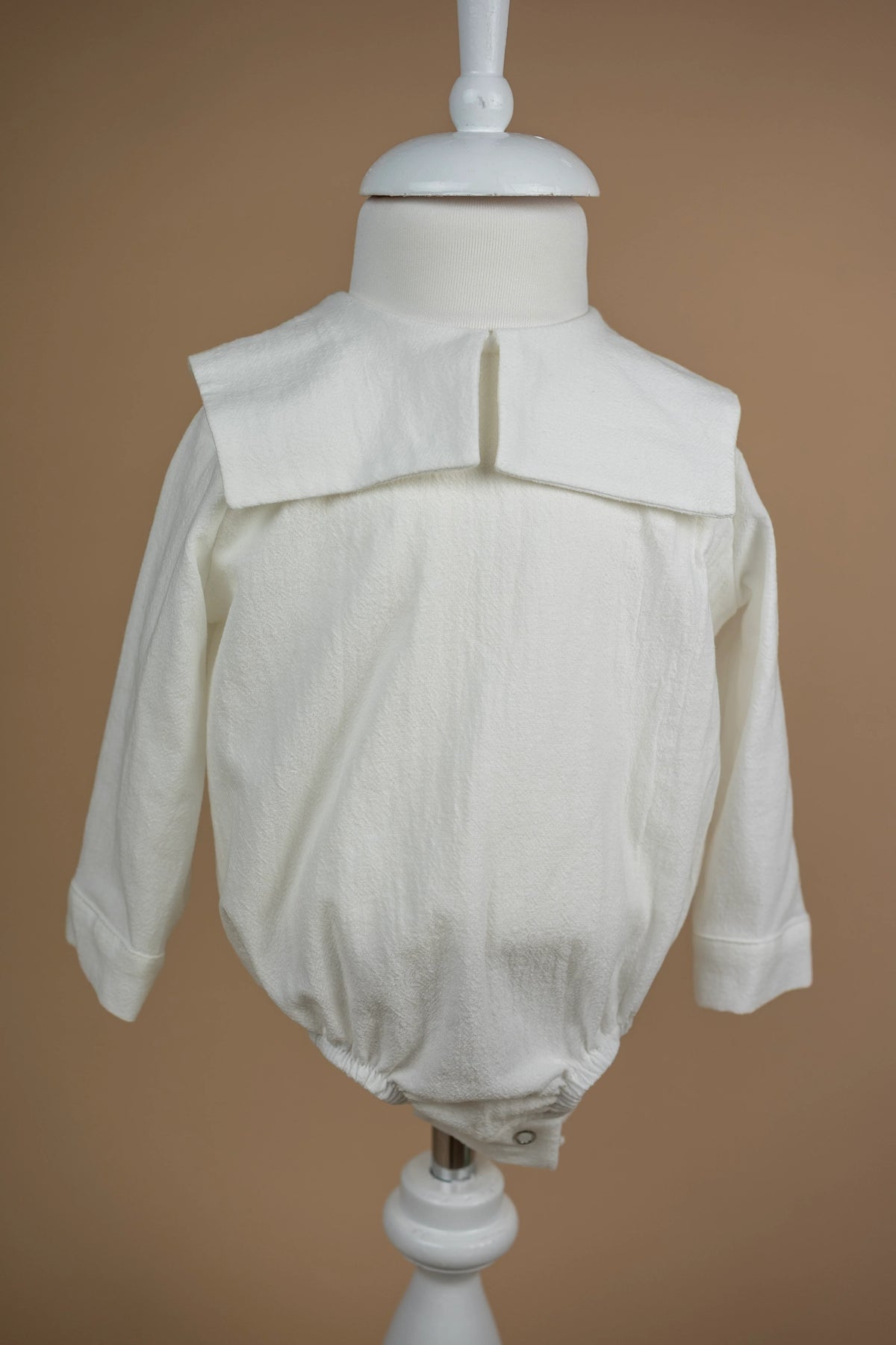 Costum băieței Leon