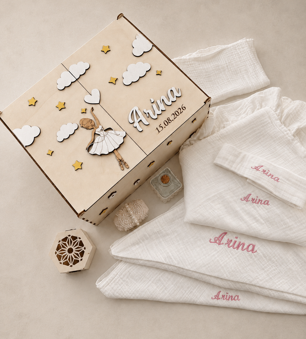 Set pentru botez - trusou din muselină și cutie personalizată